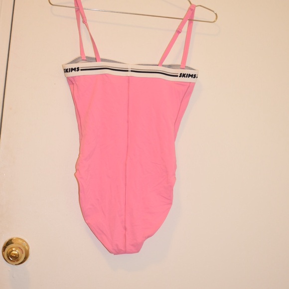 Skims Bodysuit - Skims Logo in Sugarpink (NWOT) - Picture 6 of 7